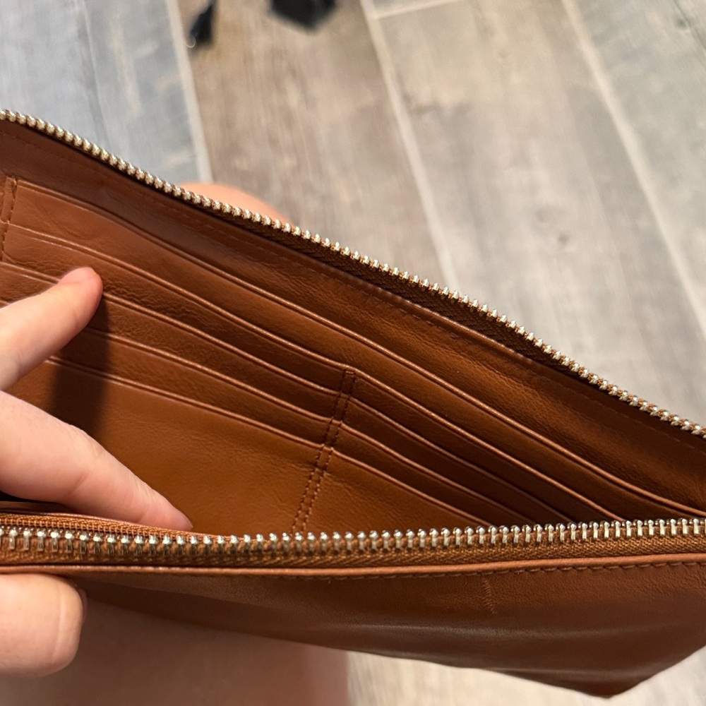 NWT Danier Brown Leather Clutch - Picture 5 of 7